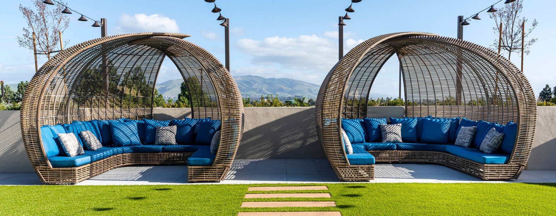 Lounge areas and an activity field
